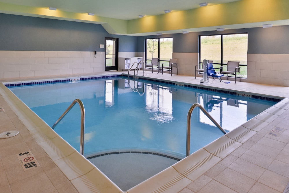Holiday Inn Express & Suites Olathe West by IHG - photo 16