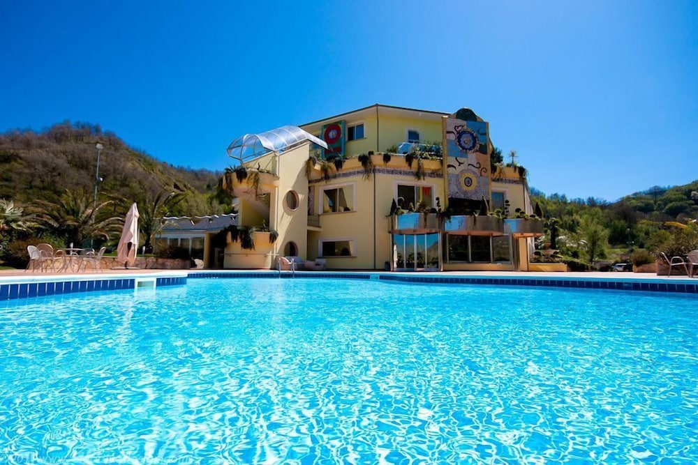 L'Isola Di Aurora — 5-Star Luxury Hotel in Martirano, Italy
