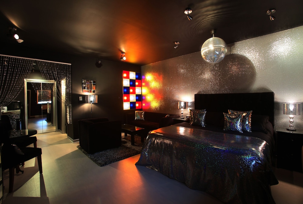 The Roxbury - photo 44