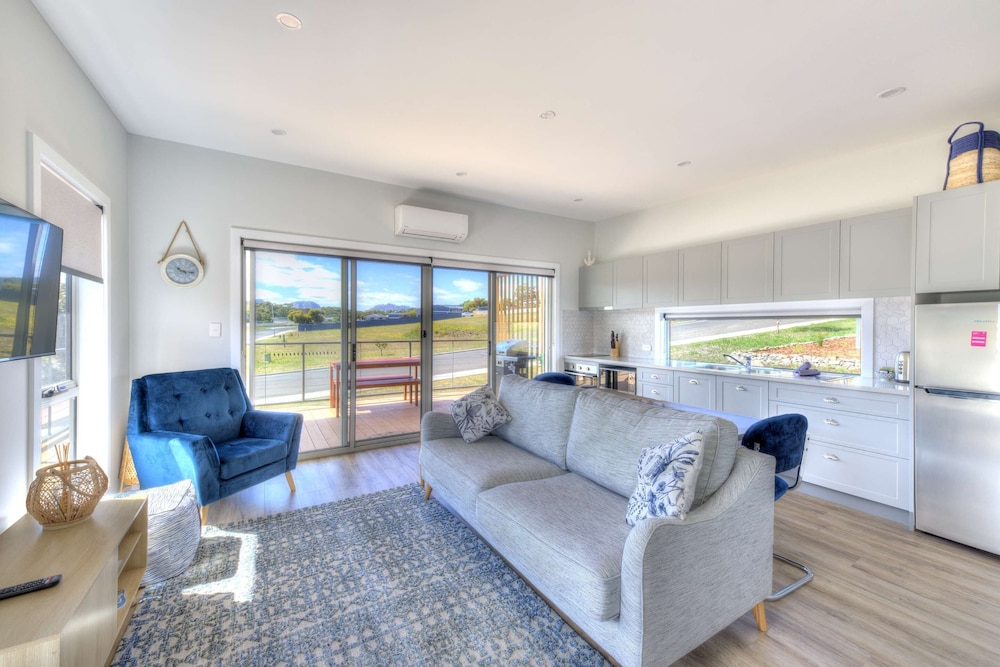 Archella 1 in Coles Bay, Australia