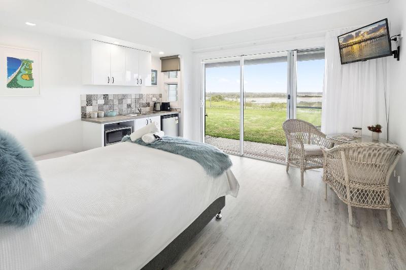 Studio on Morgo Street - carbon neutral hotel in Urunga
