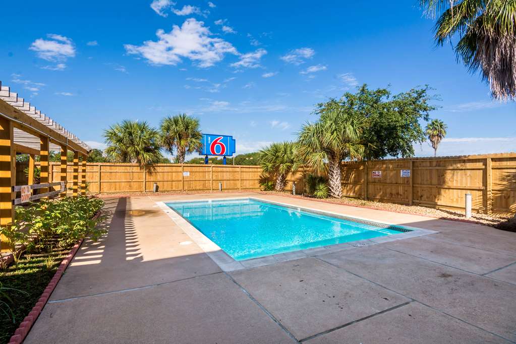 Motel 6 Freeport TX - photo 13