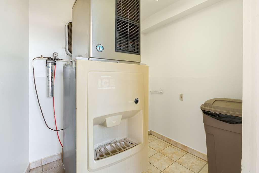 Motel 6 El Paso TX Airport Fort Bliss - photo 30