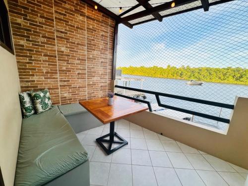 Lar da Preguiça às margens do Rio Preguiça in Barreirinhas, Brasil