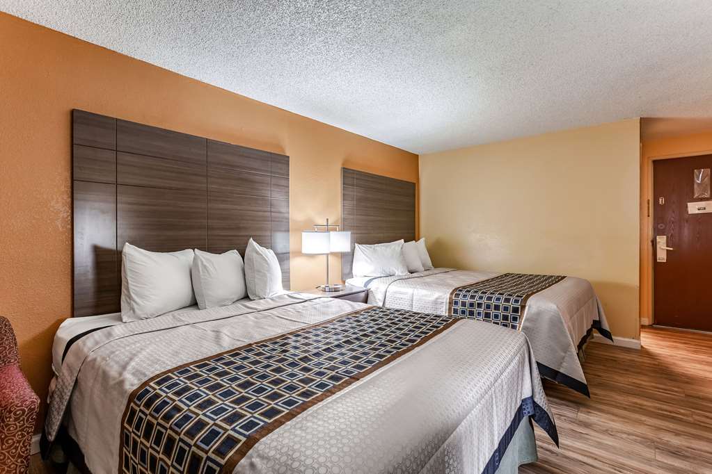 Rodeway Inn Farmington - photo 26