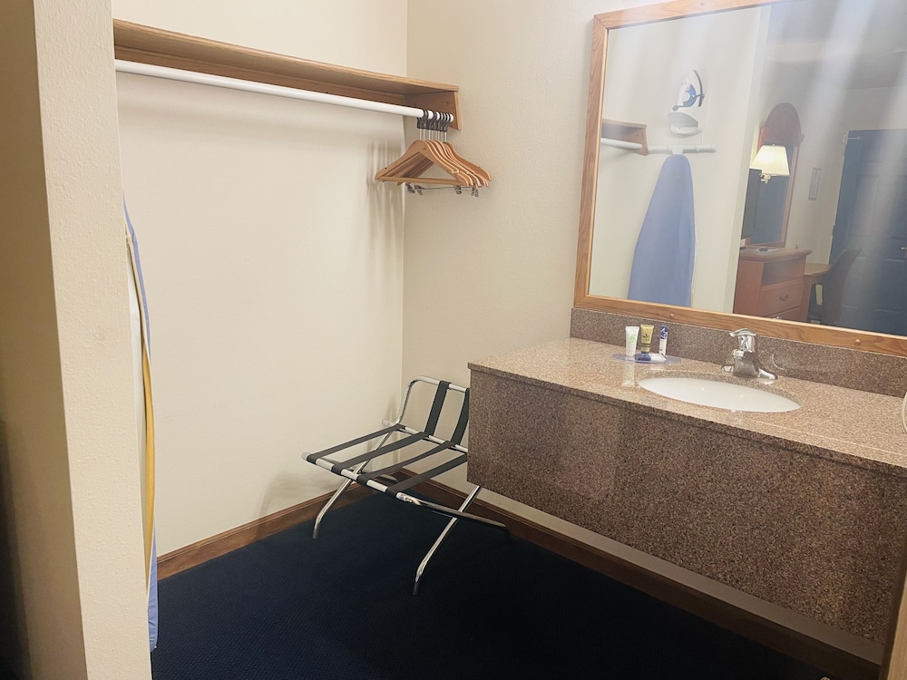 America's Best Value Inn Sandpoint - photo 27