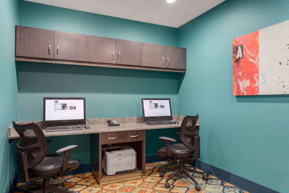 Hampton Inn & Suites West Des Moines SW Mall Area - photo 27
