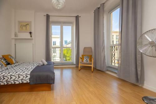 Spacious Apt in heart of Warsaw — 4-Star Luxury Hotel in Warsaw, Poland