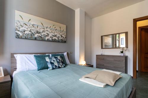 Smart Flat Lago Maggiore Private Garage Wi Fi — 4-Star Luxury Hotel in Castelletto Sopra Ticino, Italy
