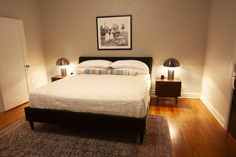 Greyhound Inn - photo 5