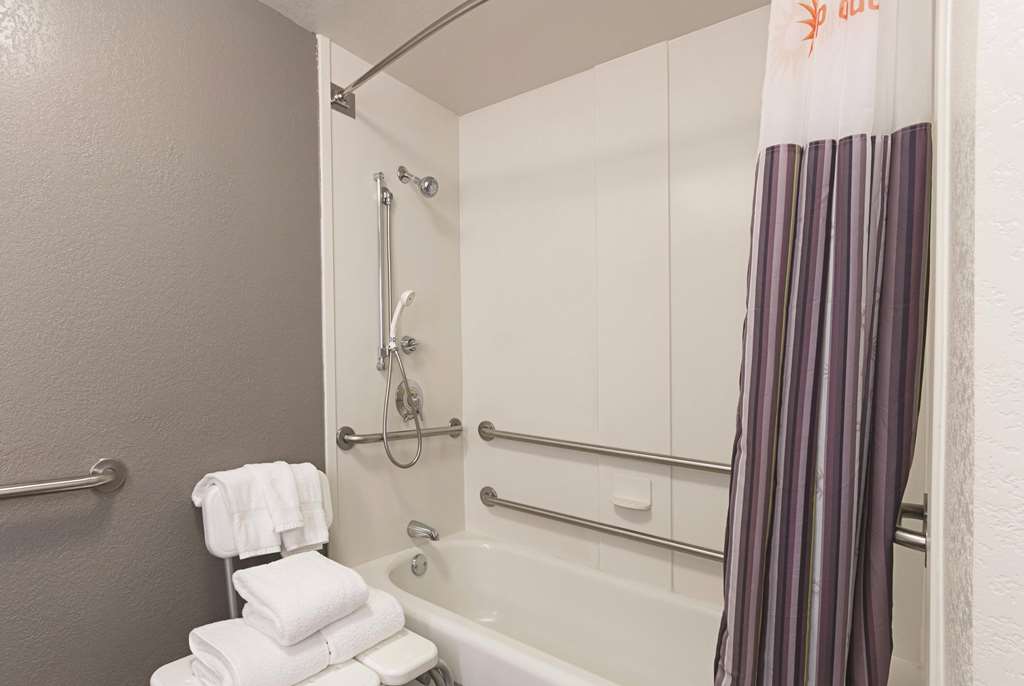 La Quinta Inn & Suites by Wyndham Grand Junction - photo 26