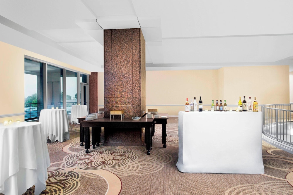 Sheraton Raleigh Hotel - photo 3