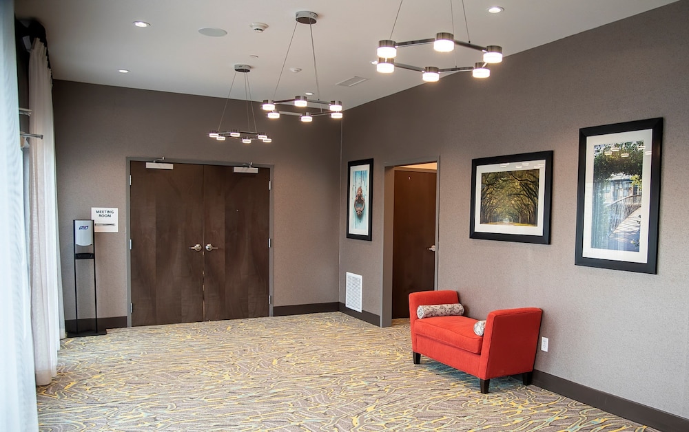 Holiday Inn Hotel & Suites Savannah Airport Pooler - photo 36
