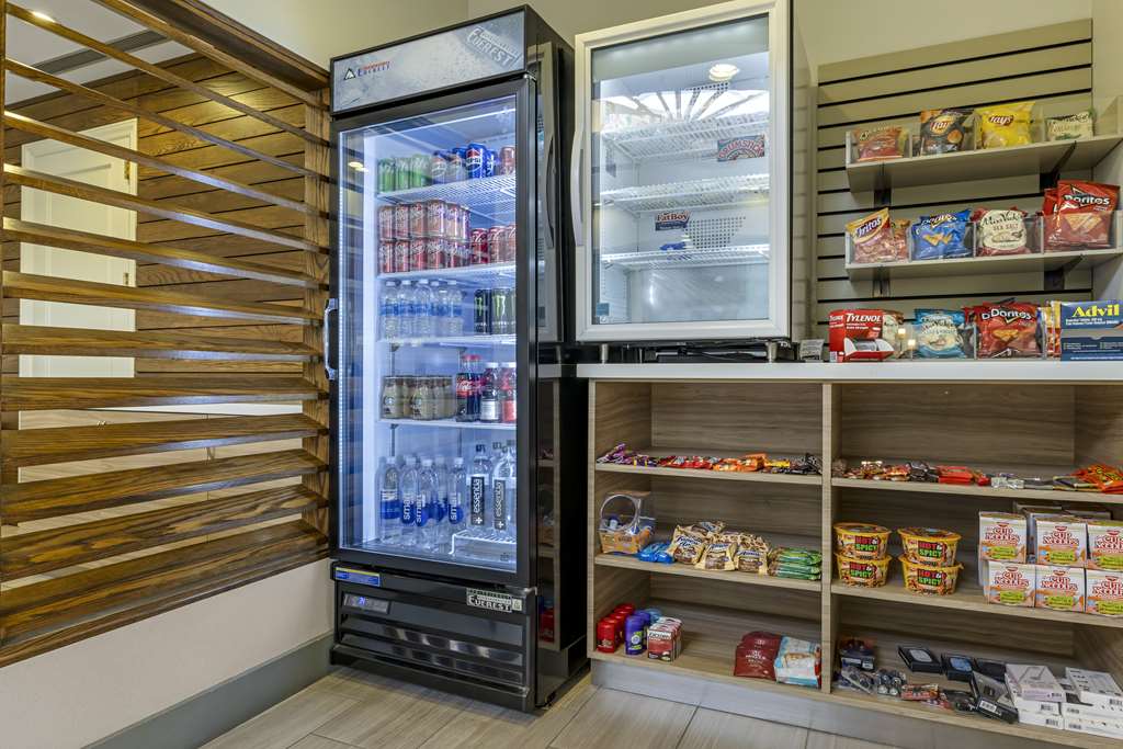 Best Western Plus Palm Desert Resort - photo 8