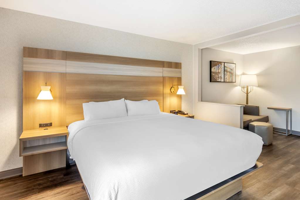 Best Western Plus Heritage Rail Inn Suites - photo 29