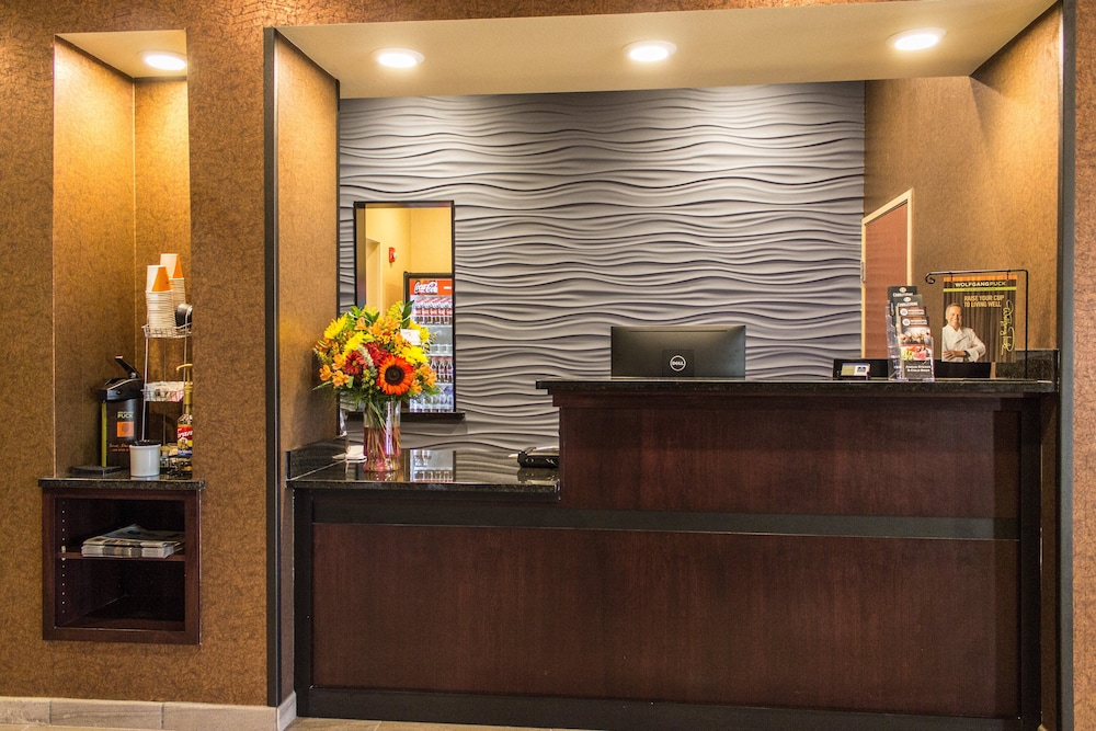 Cobblestone Hotel & Suites Chippewa Falls - photo 15