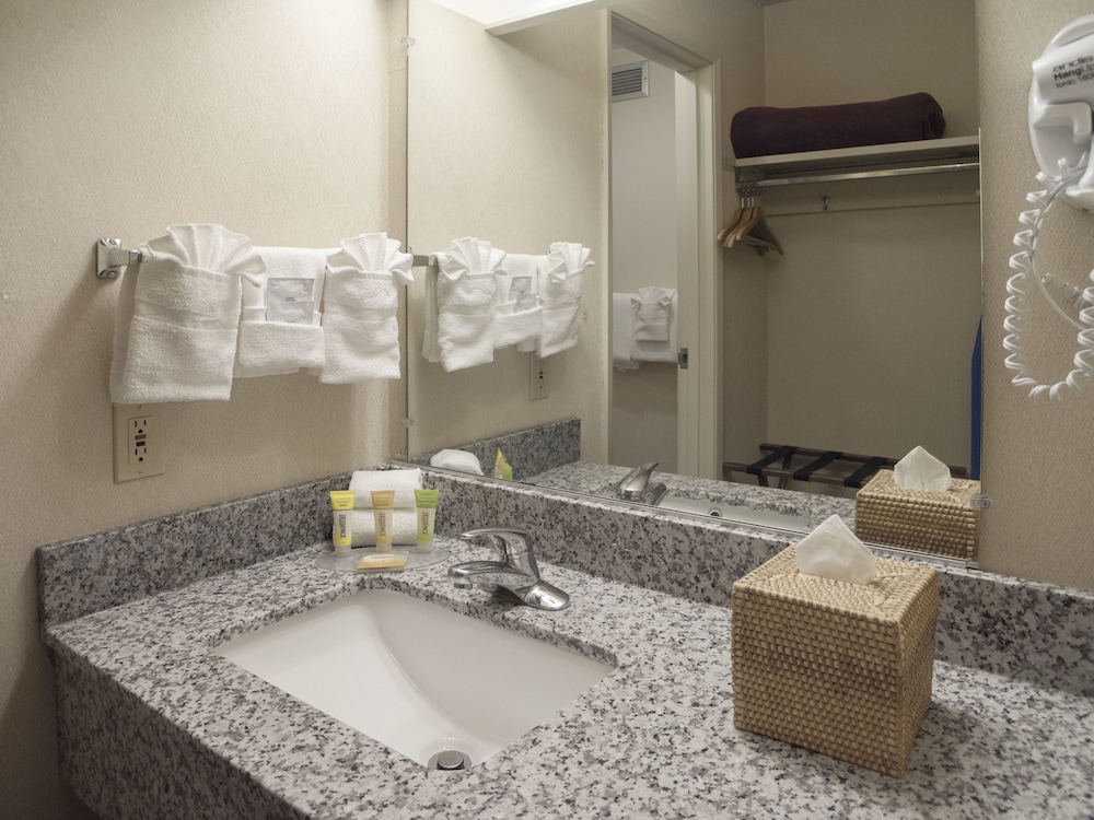 Inn At The Convention Center - photo 31