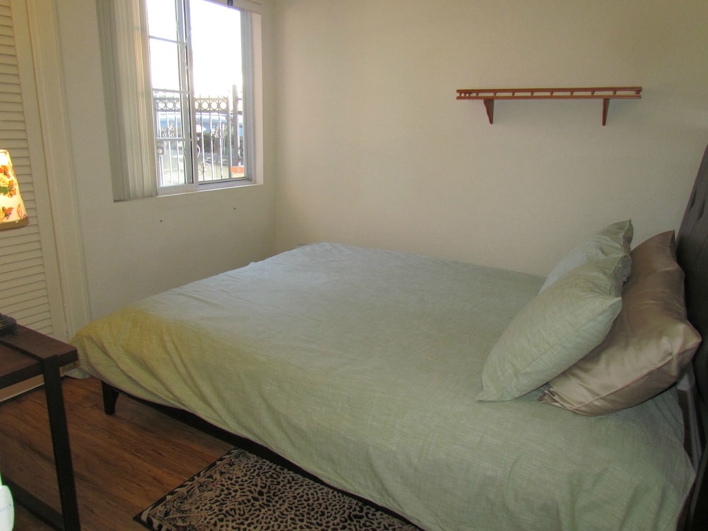 Peach Blossom Across From the Beach - photo 4