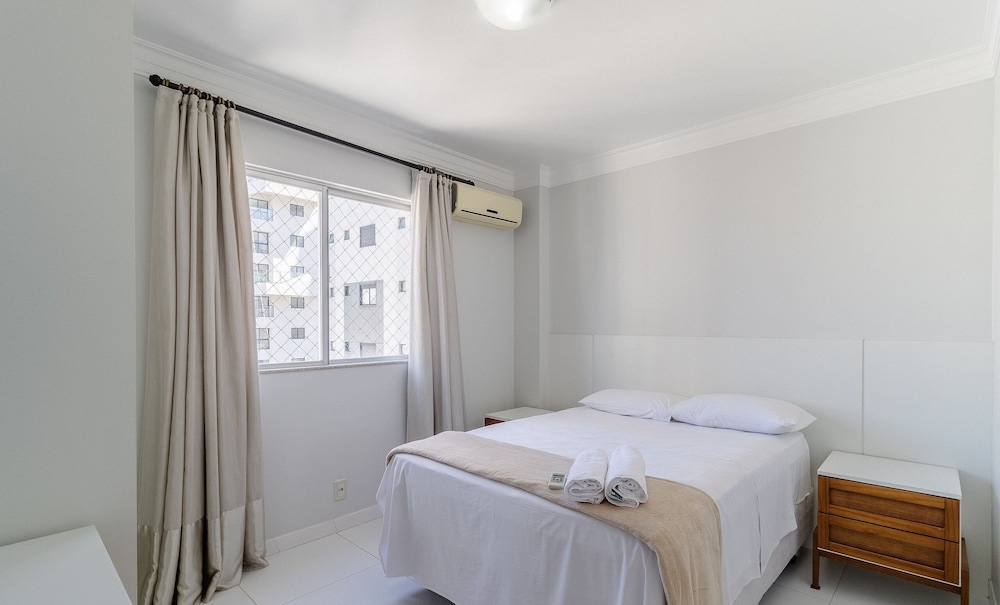 Hermoso Apt la Orla de Balneário Camboriú CET1604