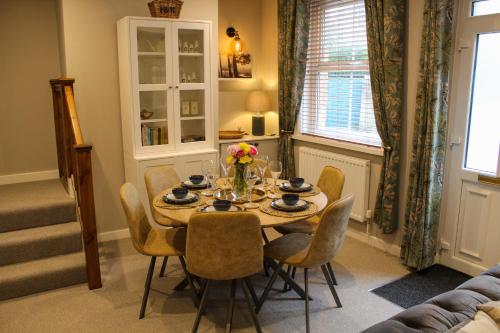 No4 Chapel Row — 4-Star Luxury Hotel in Bakewell, United Kingdom