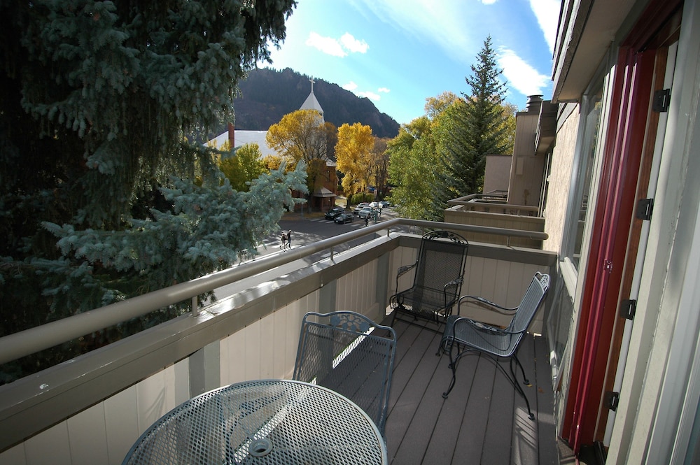 Concept 600 by Frias Properties — Aspen — photo 2
