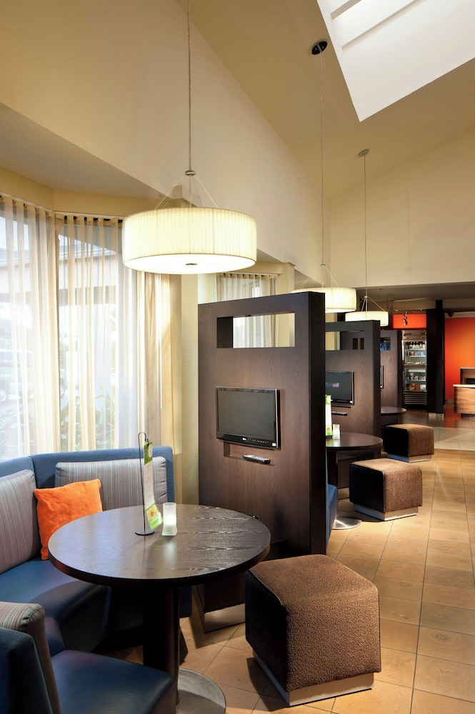 Courtyard by Marriott Miami Airport West Doral - photo 19