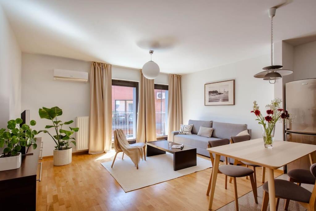 Wygodny Apartament Przy Dworcu — 4-Star Luxury Hotel in Krakow, Poland