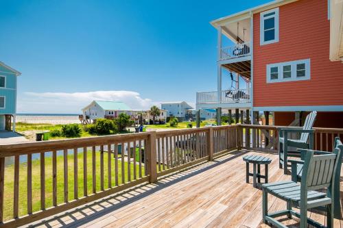 Coastal Breeze by Oak Island Accommodations - photo 29