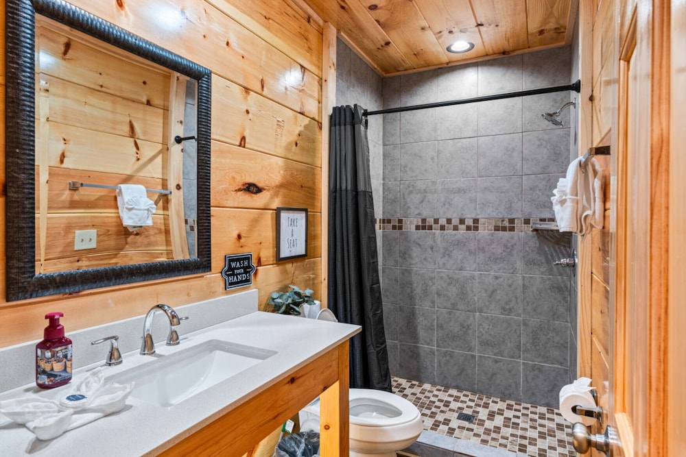 Dollywood Delights by Ghosal Luxury Lodging - photo 19