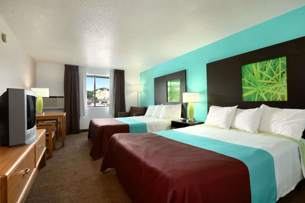 Super 8 by Wyndham Rapid City Rushmore Rd - photo 4