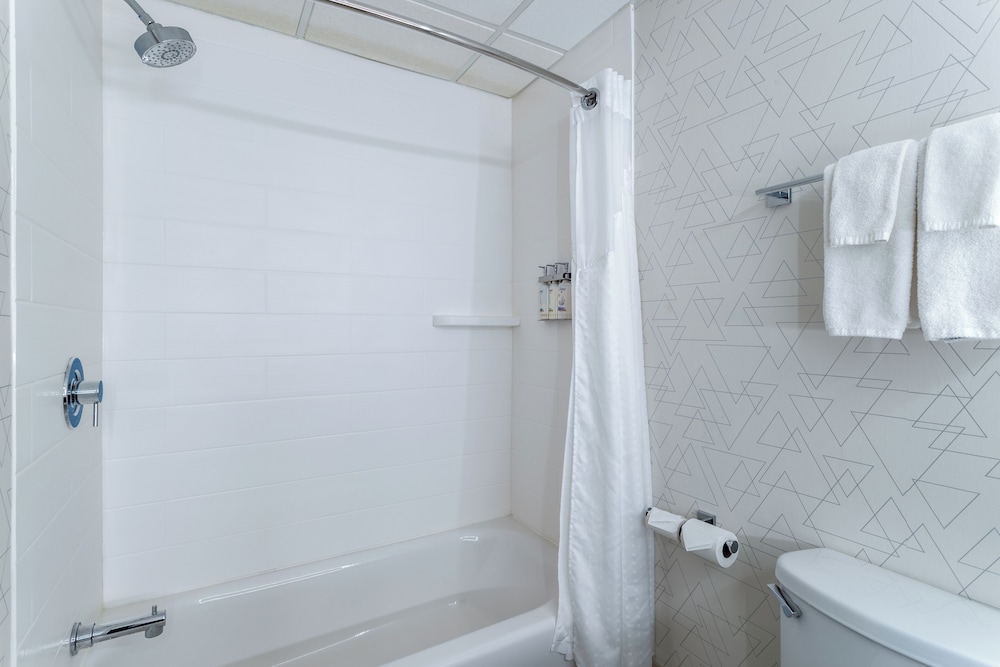 Holiday Inn Express & Suites Vadnais Heights by IHG - photo 37