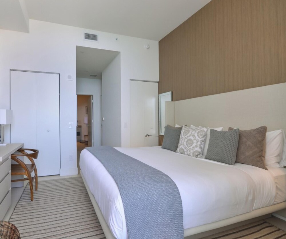 Contemporary Beach Resort Condos - photo 29