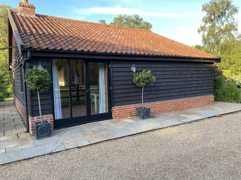 Brundish Suffolk Barn 2 Bed Idyllic 6 Acres in Woodbridge, United Kingdom