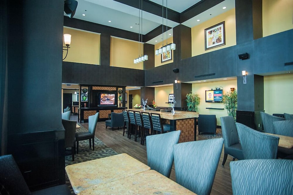 Hampton Inn & Suites Palestine - photo 3