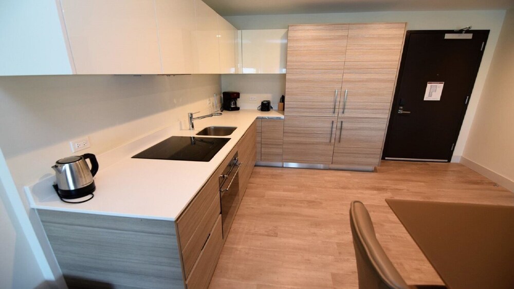 Spectacular 1 Bed Plus Den On To The Amazing Hollywood Beach Hollywood - photo 9