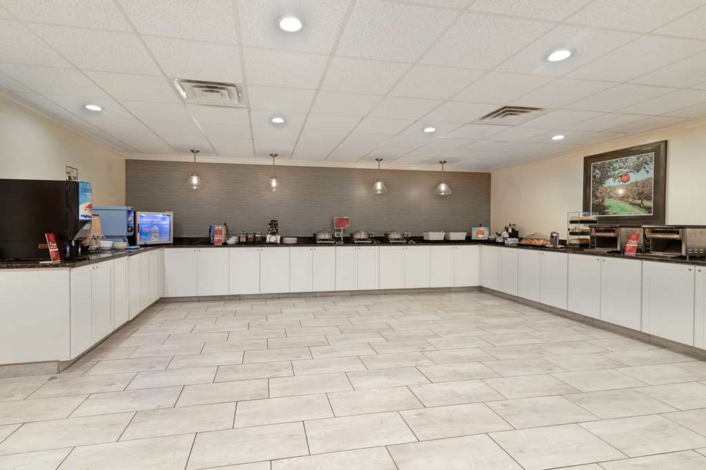 Best Western Plus Plattsburgh - photo 8