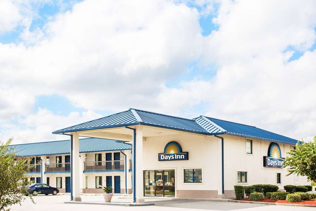 Days Inn by Wyndham Valdosta I 75 - featured photo