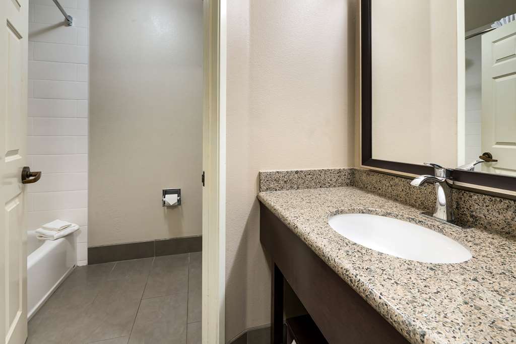 Best Western Plus Kalispell Glacier Park West Hotel & Suites - photo 26