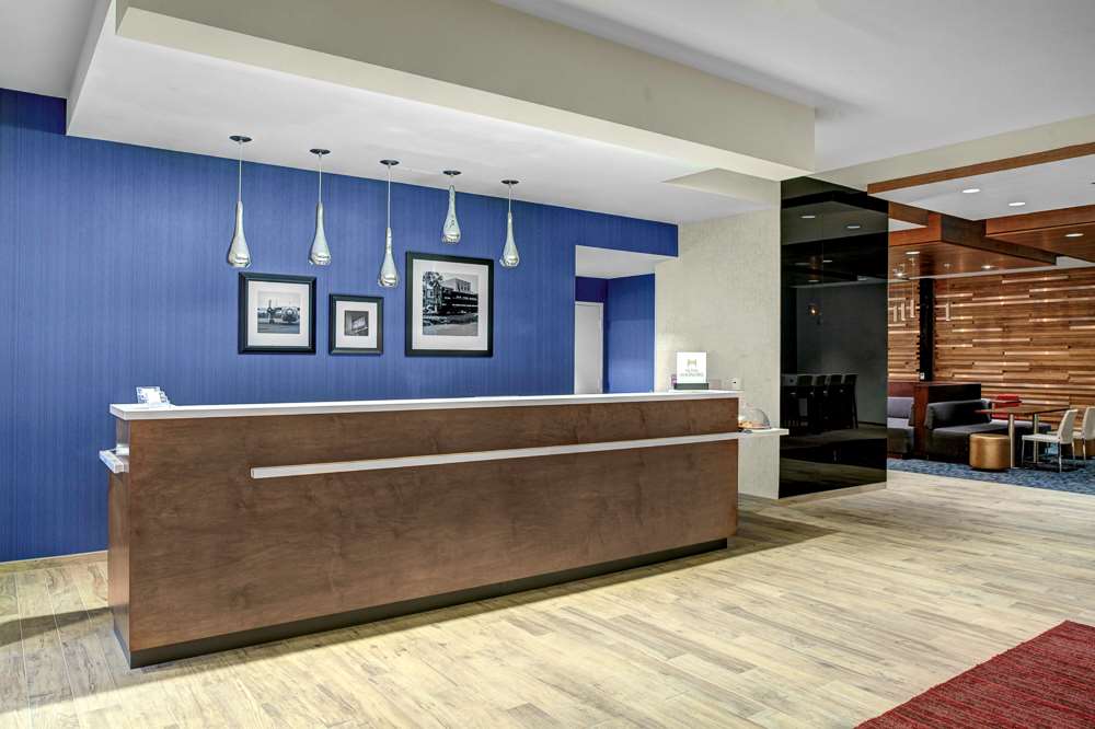Hampton Inn & Suites Richmond Downtown - photo 4