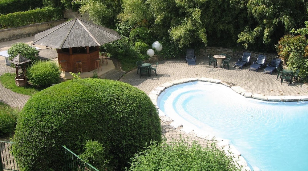 Au Faisan Doré pet-friendly hotel Neuville-Sur-Ain