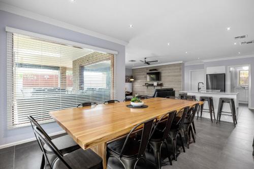 Luxury Coastal Escape Spacious Group Accommodation — Tootgarook — photo 4