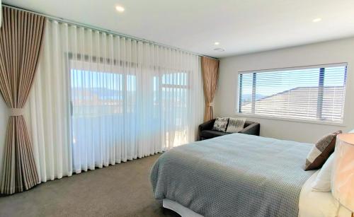Better Than Home New Lake View — 4-Star Luxury Hotel in Taupo, New Zealand