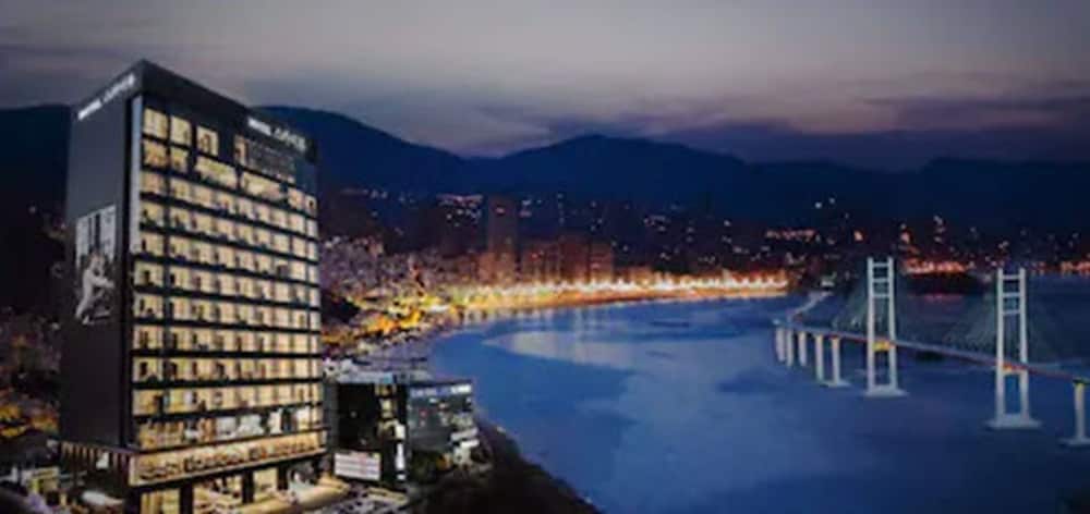 Sky View Hotel - carbon neutral hotel in Changwon