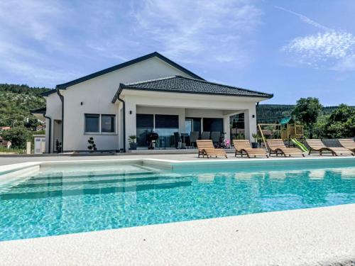 Holiday Home Rest for the soul by Interhome — 4-Star Luxury Hotel in Donji Prolozac, Croatia