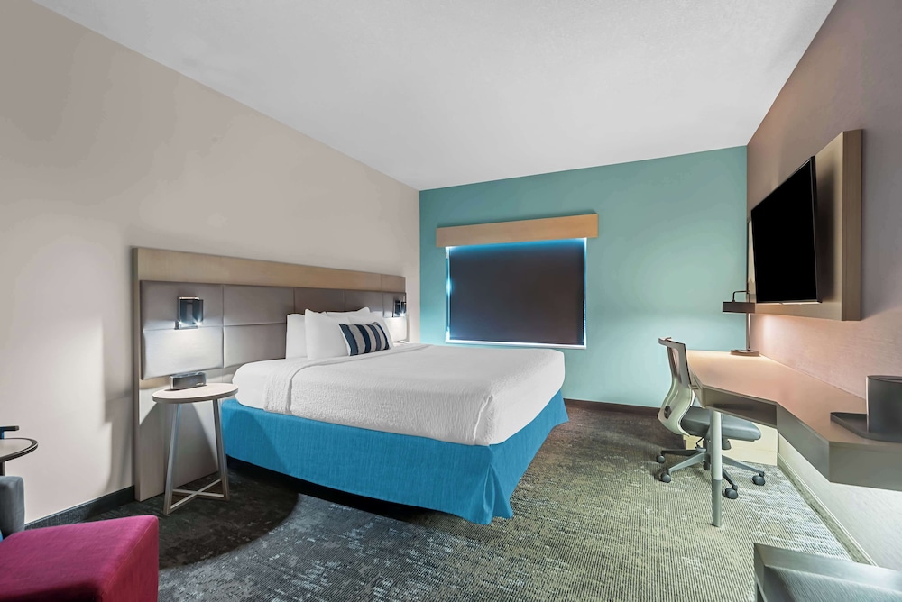 Best Western Plus Ogallala Inn - photo 8