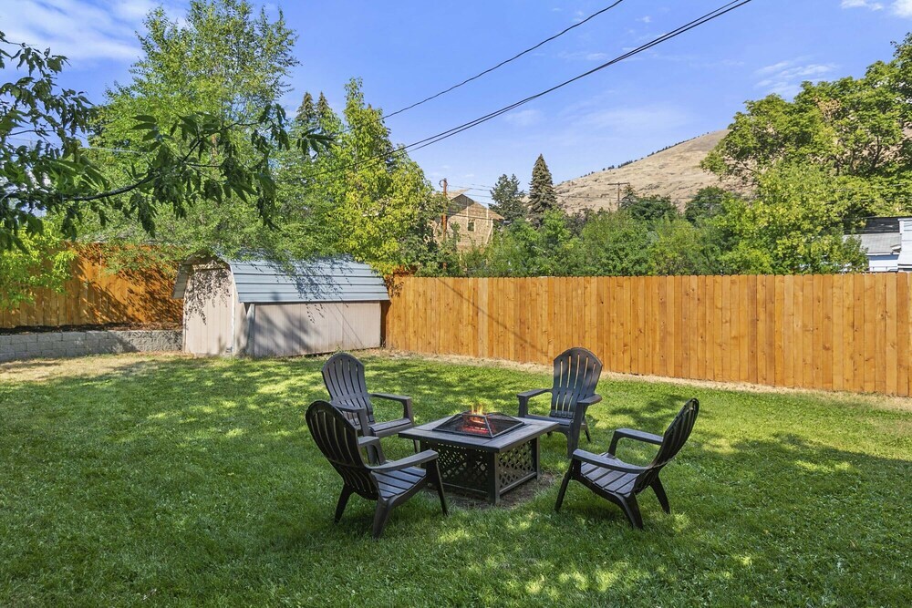 Cozy Montana Retreat W Fire Pit Mountain Views — Missoula