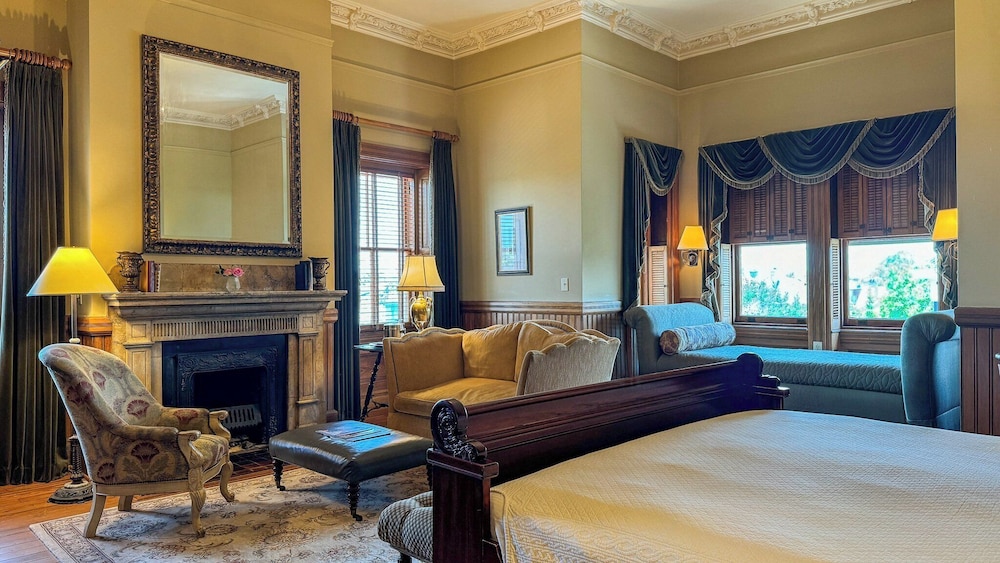 Wentworth Mansion - photo 33