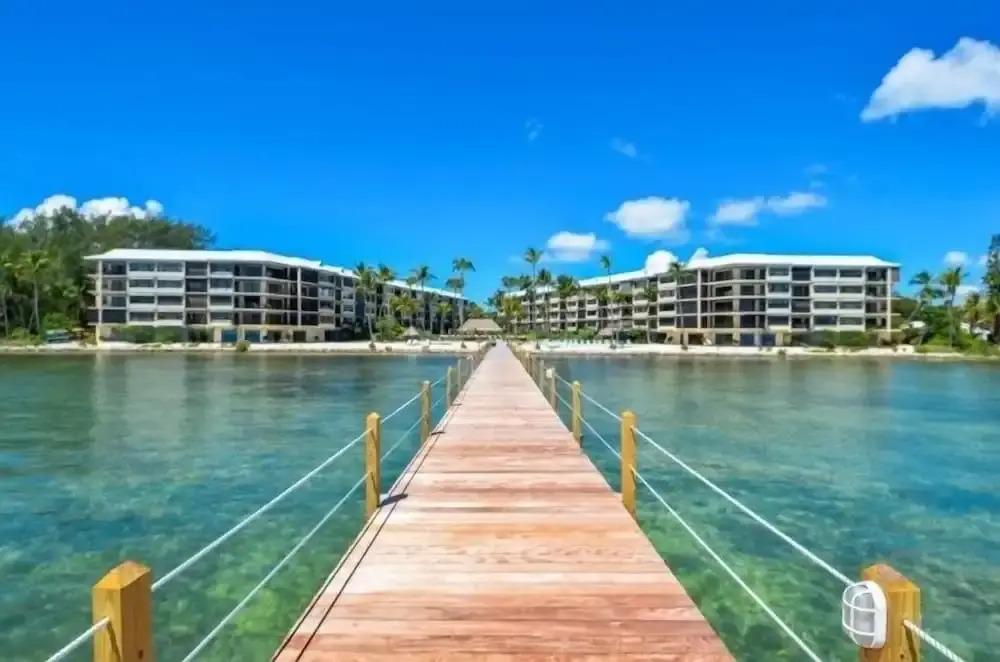 Beacon Reef 222 — 4-Star Luxury Hotel in Islamorada, United States