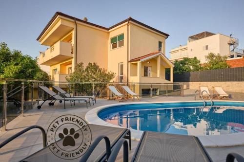 Villa Aurea Murter — 4-Star Luxury Hotel in Murter, Croatia