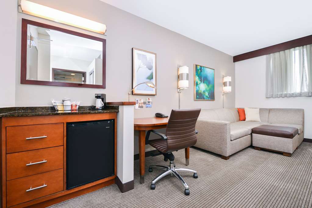 Hyatt Place Chesapeake Greenbrier - photo 37